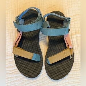 Teva Women’s Original Universal Sandal Size 7